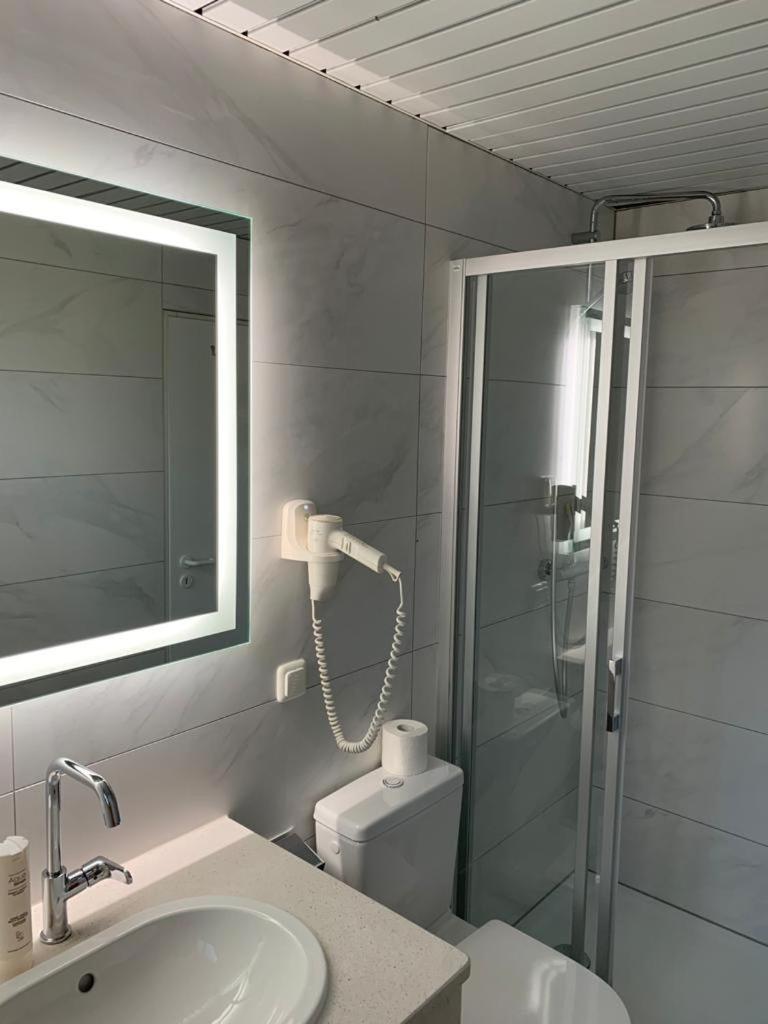 Quetzin Landhotel Rosenhof Garni Am Plauer See Mit Ladesaeule Fuer E-Autos מראה חיצוני תמונה